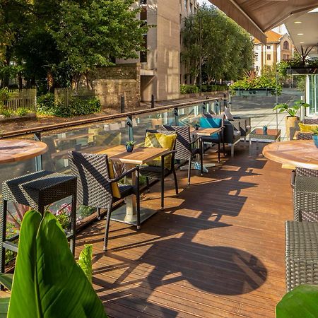 Hilton Garden Inn Bristol City Centre Экстерьер фото