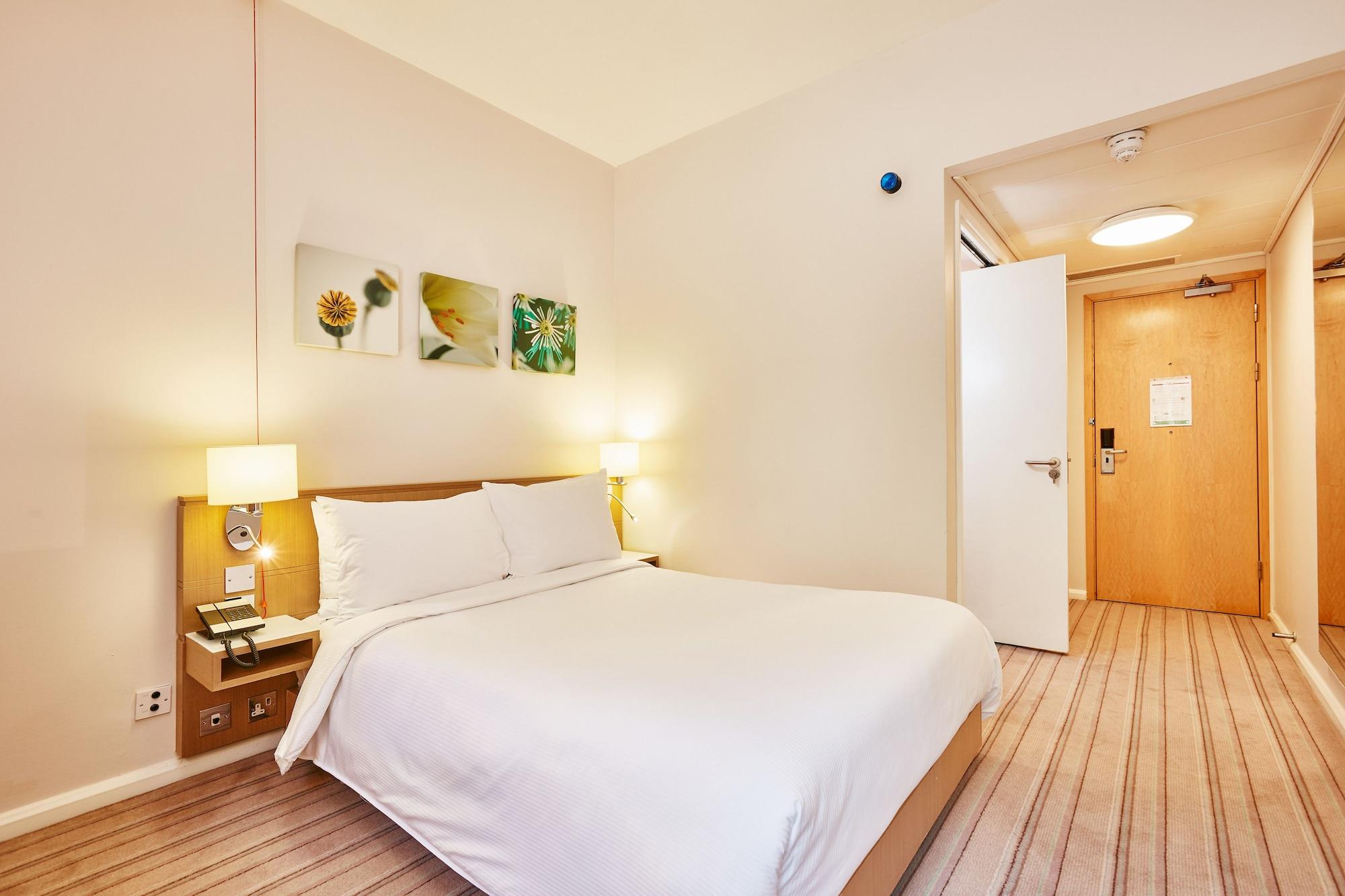 Hilton Garden Inn Bristol City Centre Экстерьер фото
