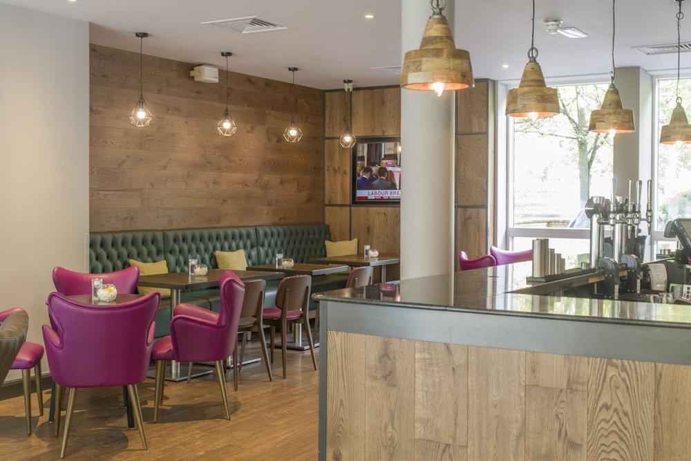 Hilton Garden Inn Bristol City Centre Экстерьер фото