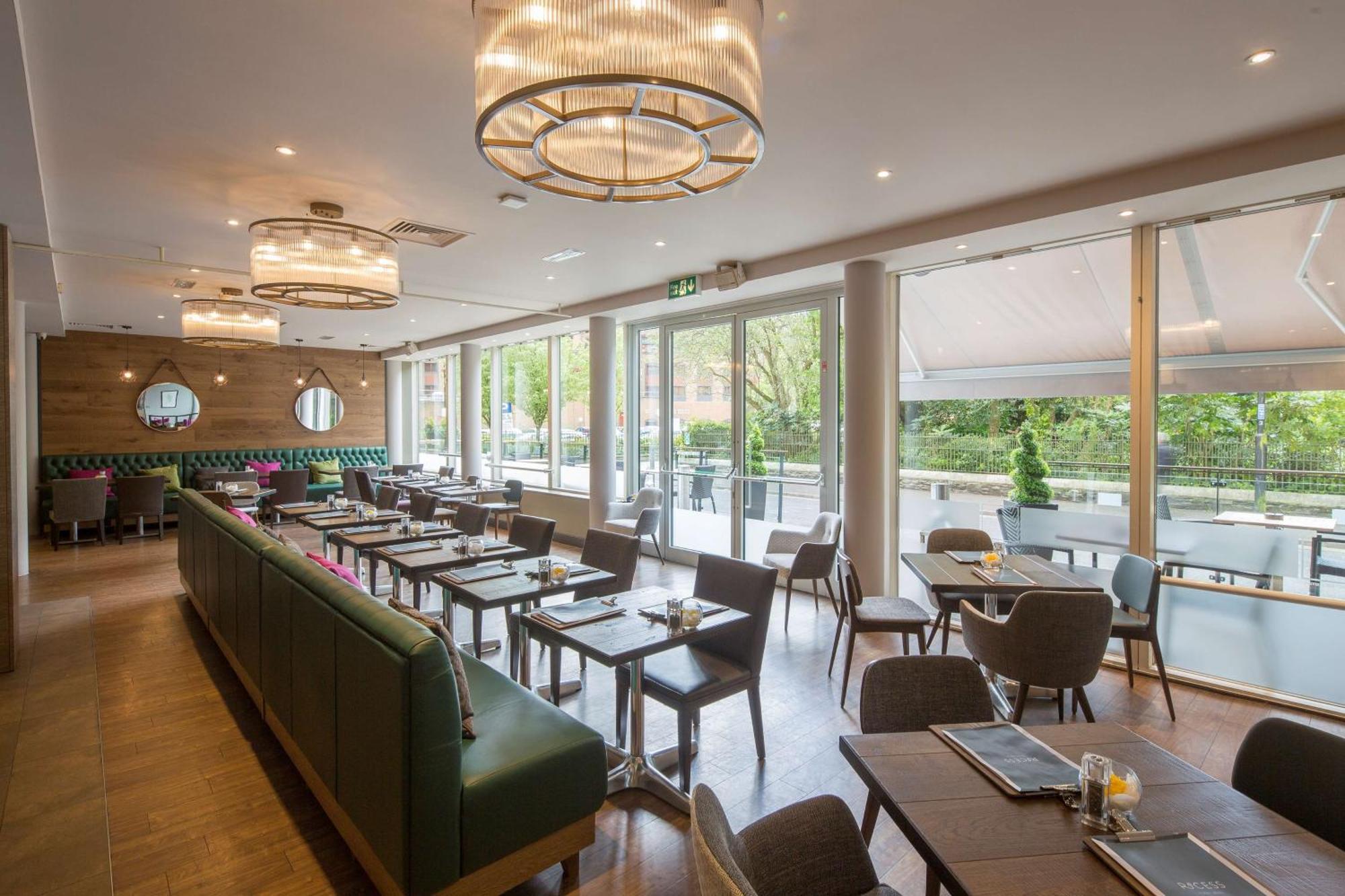 Hilton Garden Inn Bristol City Centre Экстерьер фото
