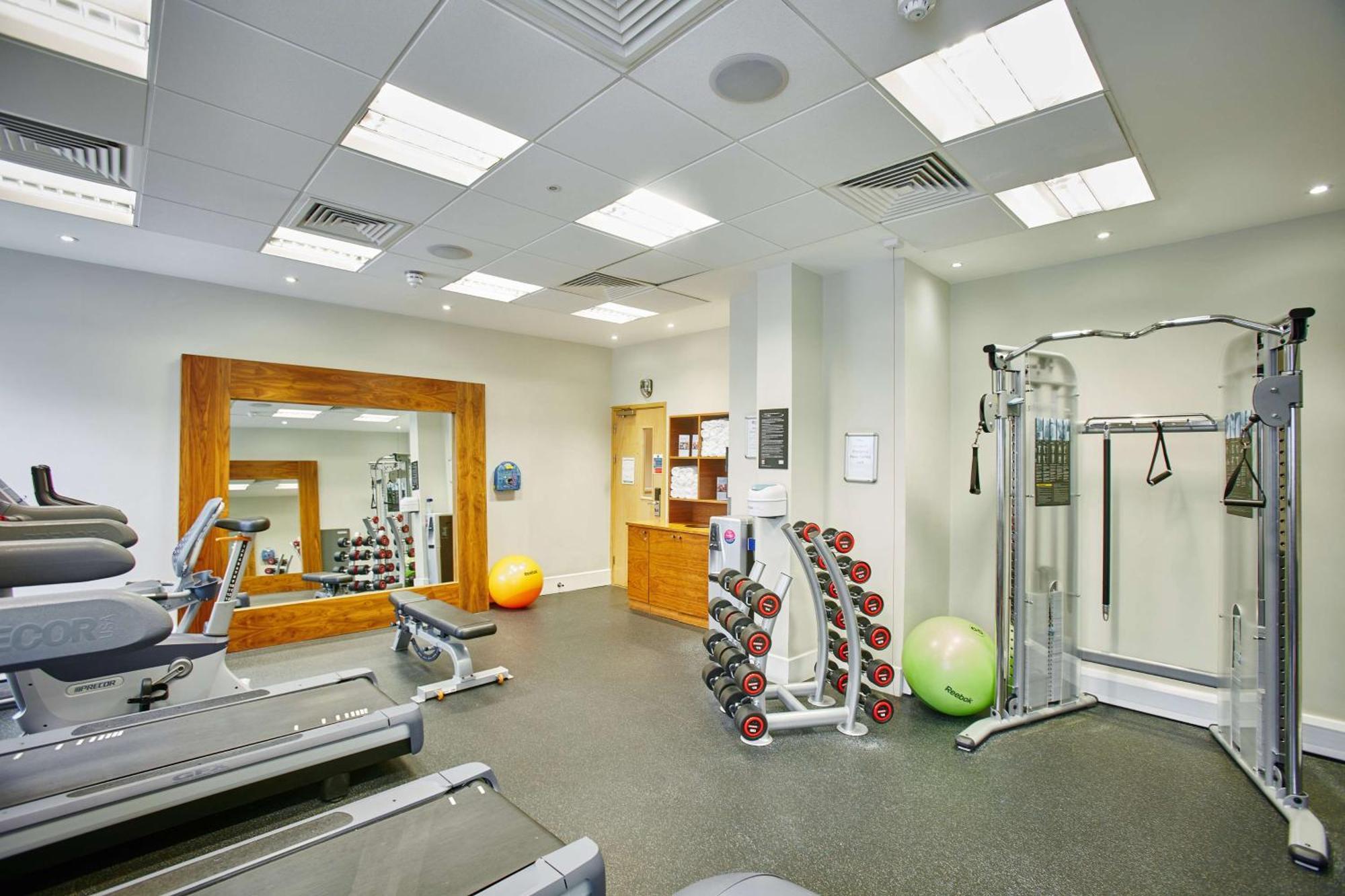 Hilton Garden Inn Bristol City Centre Экстерьер фото