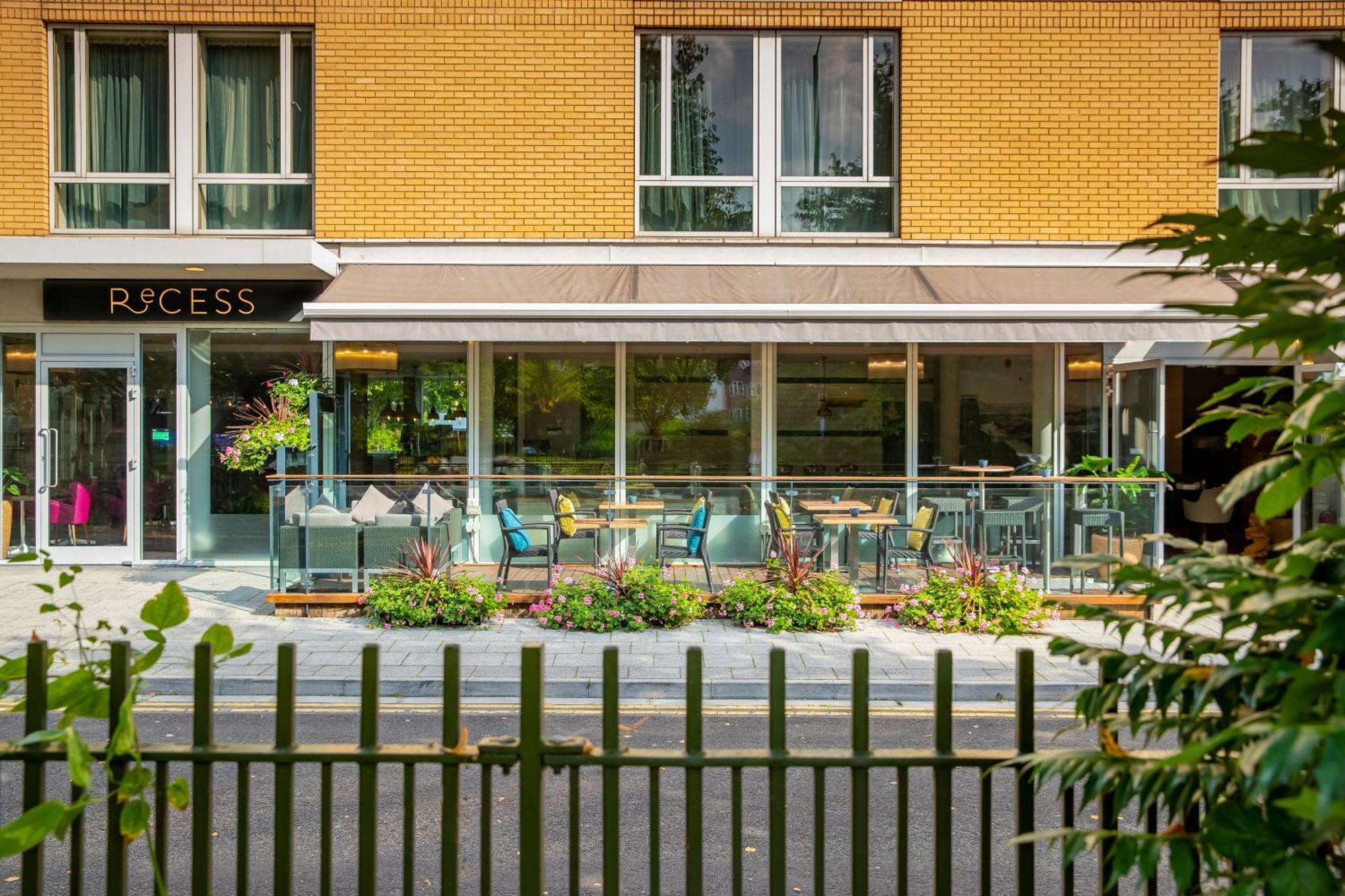 Hilton Garden Inn Bristol City Centre Экстерьер фото