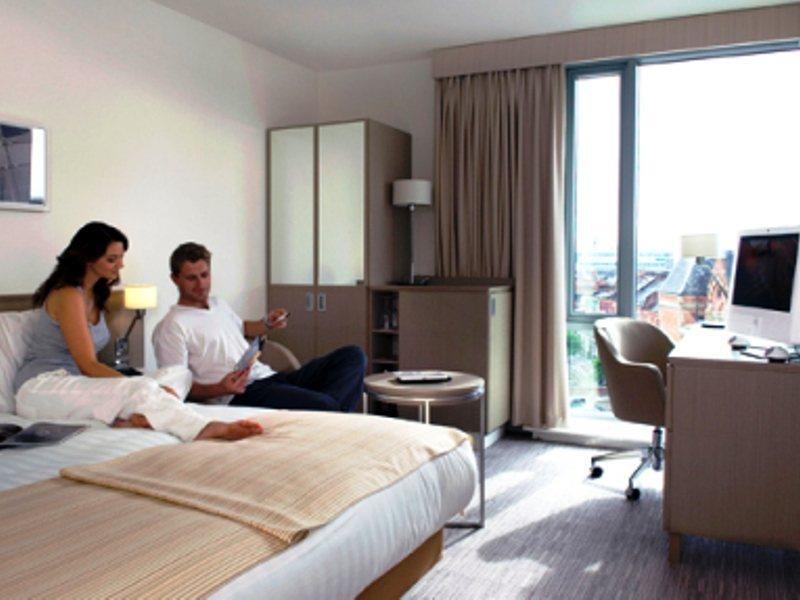 Hilton Garden Inn Bristol City Centre Номер фото