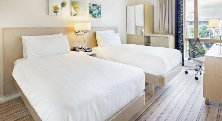 Hilton Garden Inn Bristol City Centre Экстерьер фото