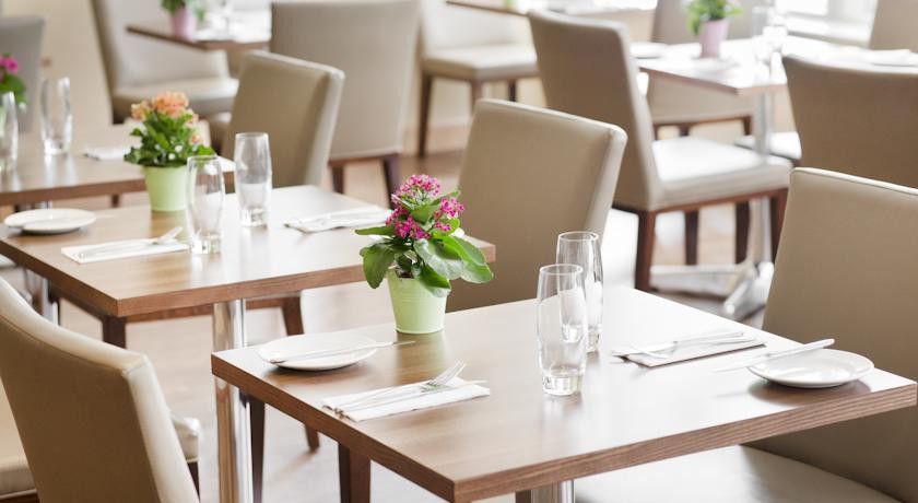 Hilton Garden Inn Bristol City Centre Экстерьер фото