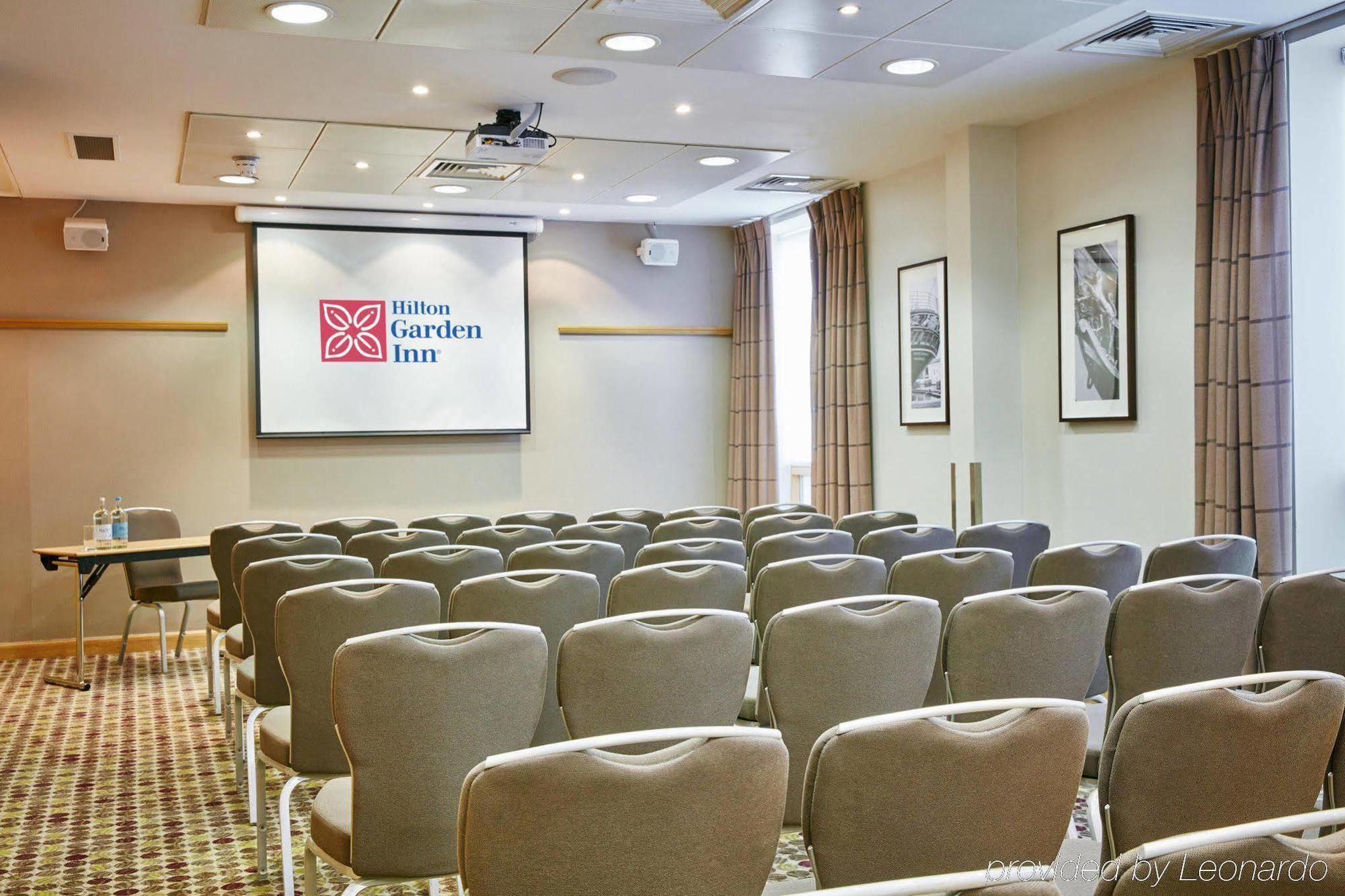 Hilton Garden Inn Bristol City Centre Экстерьер фото